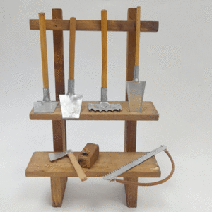 MESA CON HERRAMIENTAS 17*12